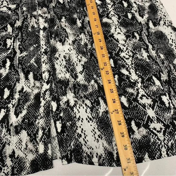 Calvin Klein Linen Blouse Top Woman 2X Snake Print Buttons Black White - Picture 10 of 12